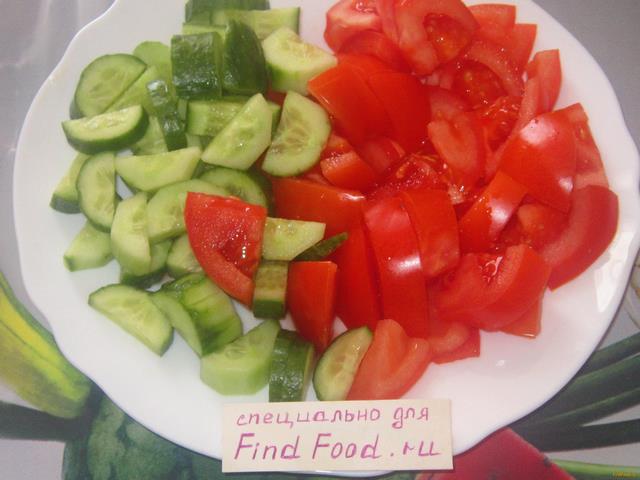 Овощной салат со сметаной и чесноком рецепт с фото 1-го шага 