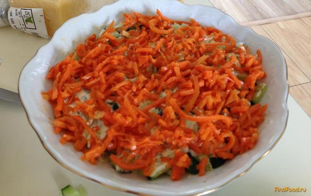 Салат с копченой грудкой и корейской морковью рецепт с фото 7-го шага 