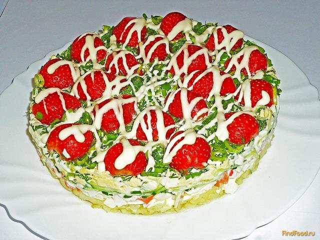 Крабовый салат с клубникой рецепт с фото 18-го шага 