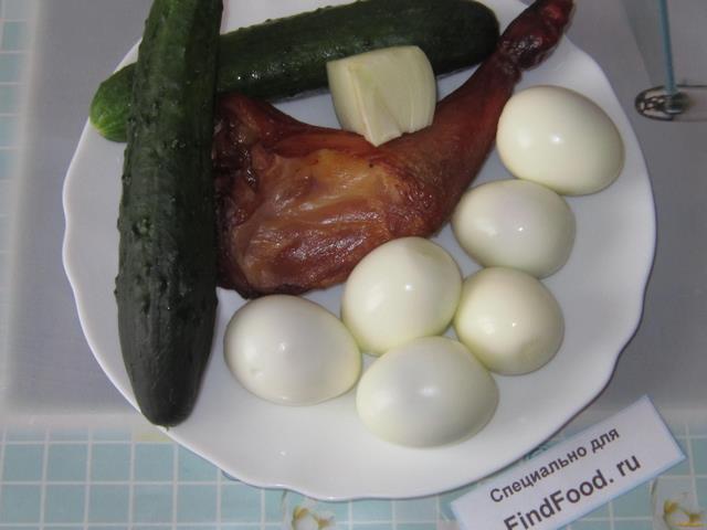 Салат с копченым окорочком рецепт с фото 1-го шага 