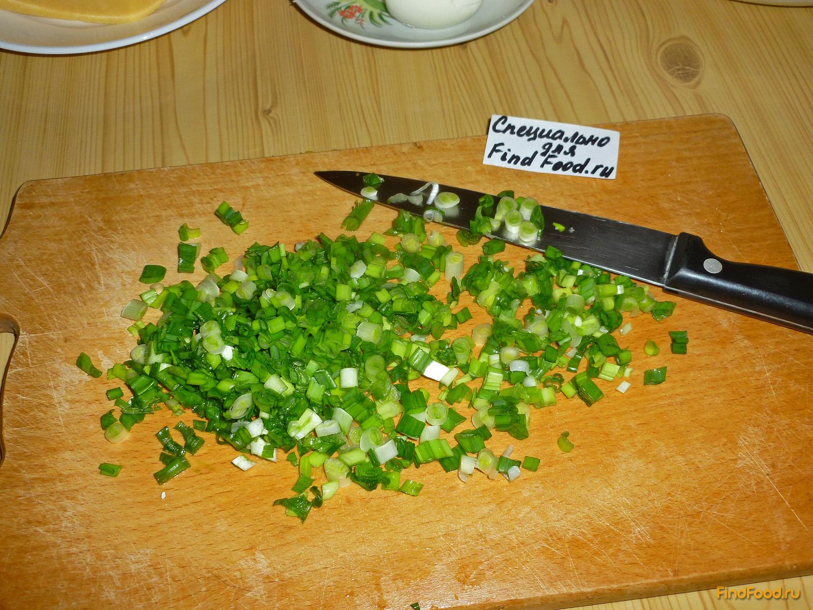 Салат с копченой индейкой и сельдереем рецепт с фото 3-го шага 
