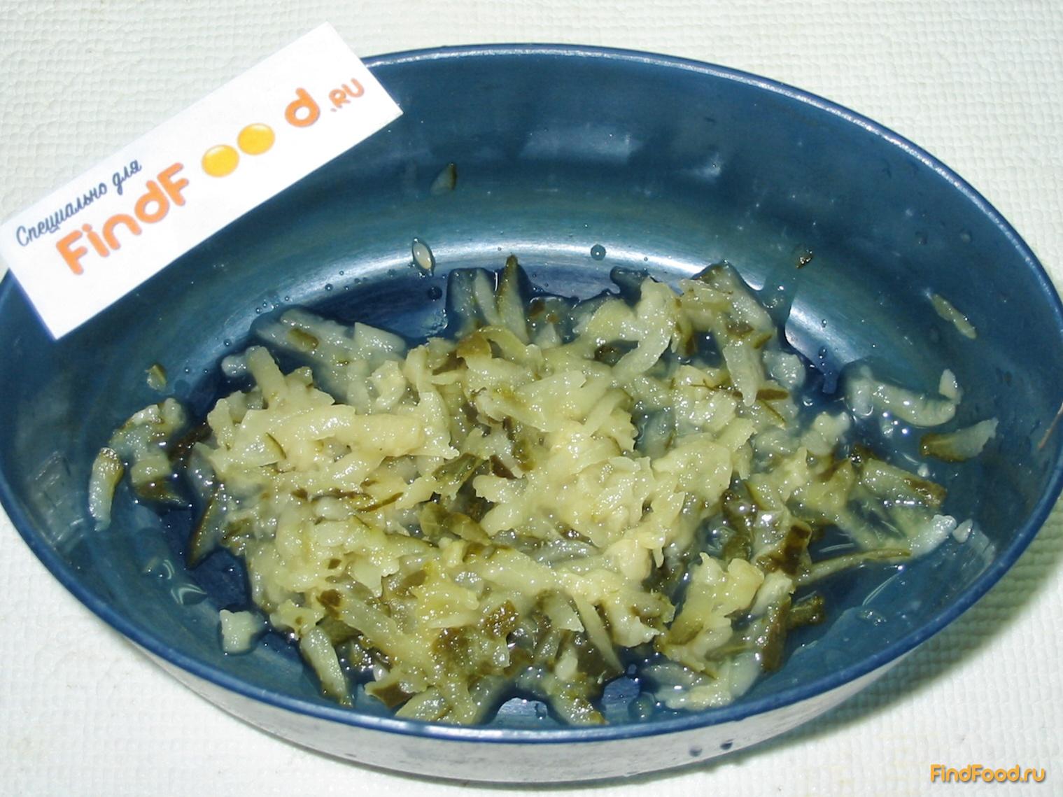 Салат из морской капусты с солёным огурцом рецепт с фото 3-го шага 