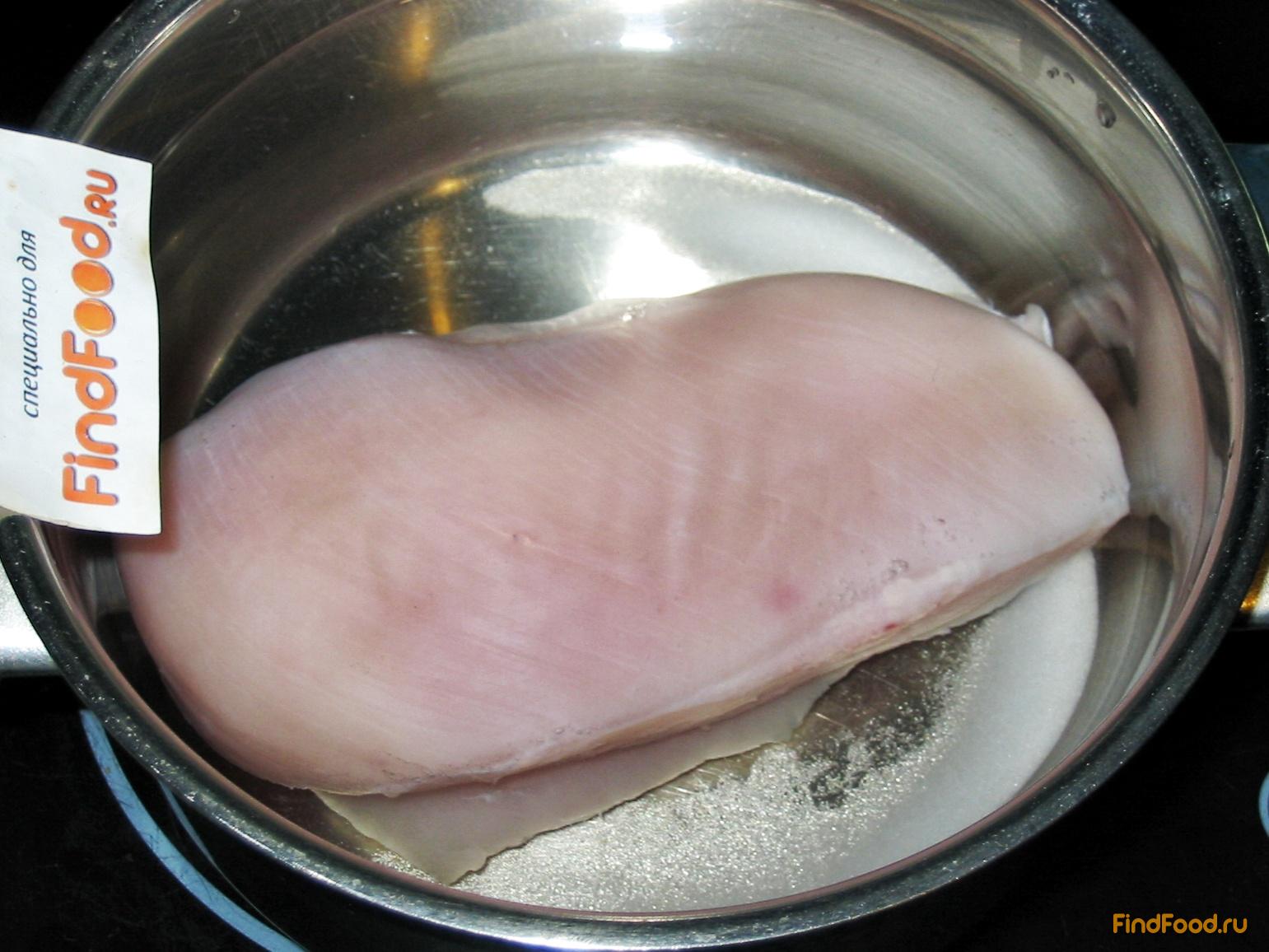 Слоёный салат с курицей и грибами рецепт с фото 1-го шага 