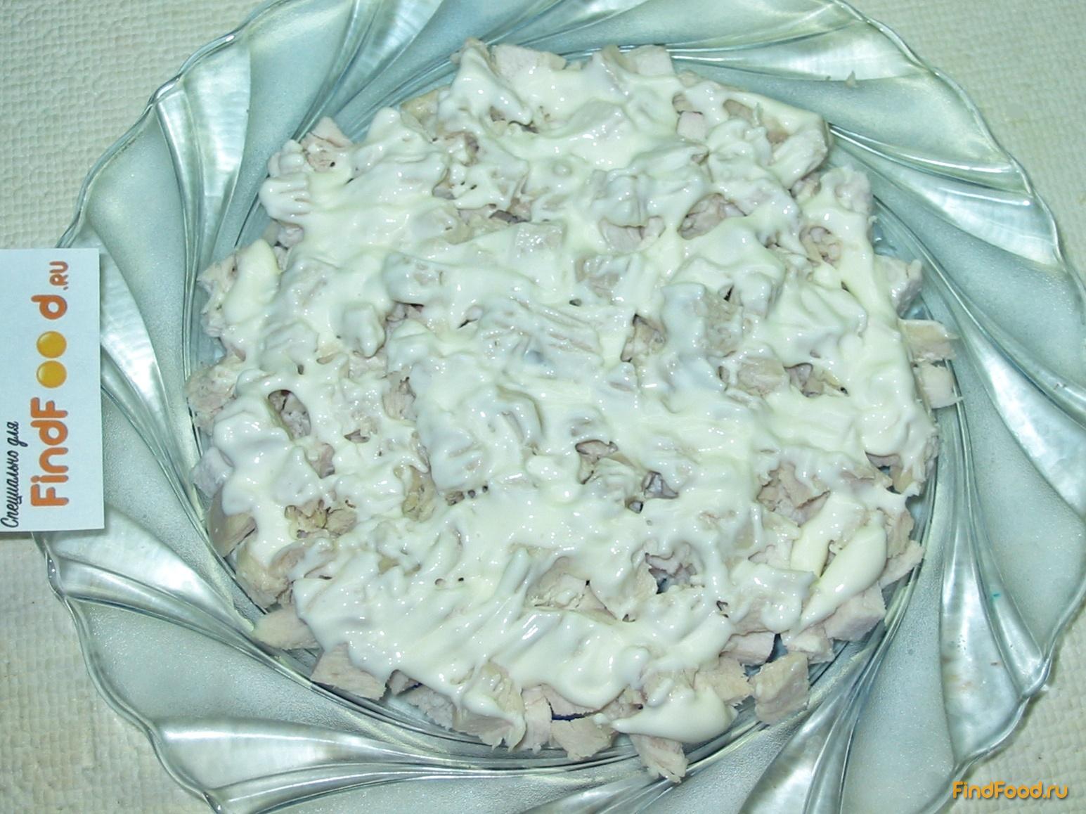 Слоёный салат с курицей и грибами рецепт с фото 11-го шага 