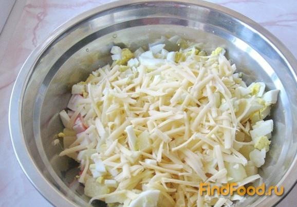 Салат из крабовых палочек и ананаса рецепт с фото 3-го шага 