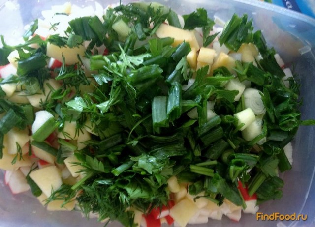 Крабовый салат с яблоком рецепт с фото 5-го шага 