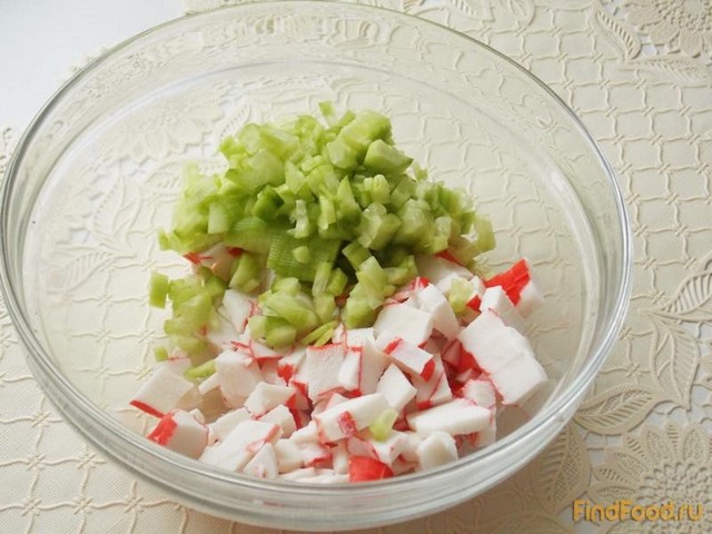 Салат из крабовых палочек  Легкий рецепт с фото 2-го шага 