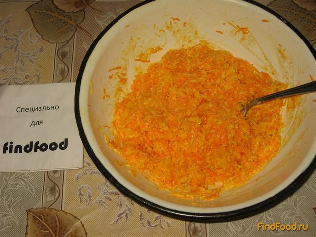 Морковный салат с сыром и чесноком рецепт с фото 4-го шага 