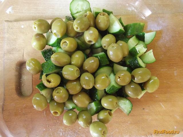Праздничный салат с сыром фета и оливками рецепт с фото 3-го шага 