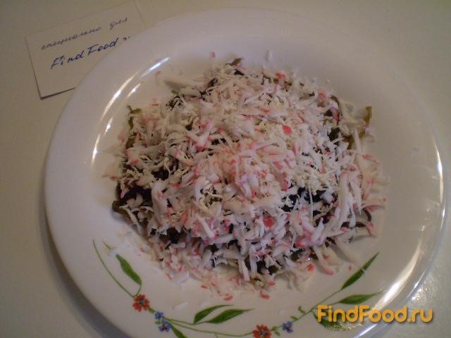 Салат из морской капусты и крабовых палочек рецепт с фото 4-го шага 