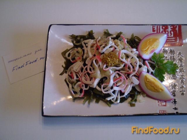 Салат из морской капусты и жаренных крабовых палочек рецепт с фото 10-го шага 