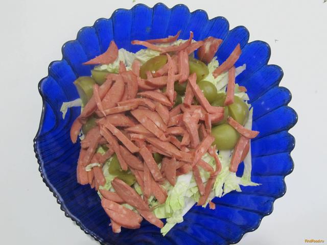 Салат из пекинской капусты с маринованными помидорами рецепт с фото 4-го шага 