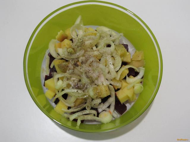 Салат из свеклы и картофеля рецепт с фото 4-го шага 