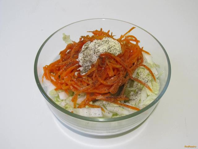 Салат из пекинской капусты и корейской моркови рецепт с фото 4-го шага 