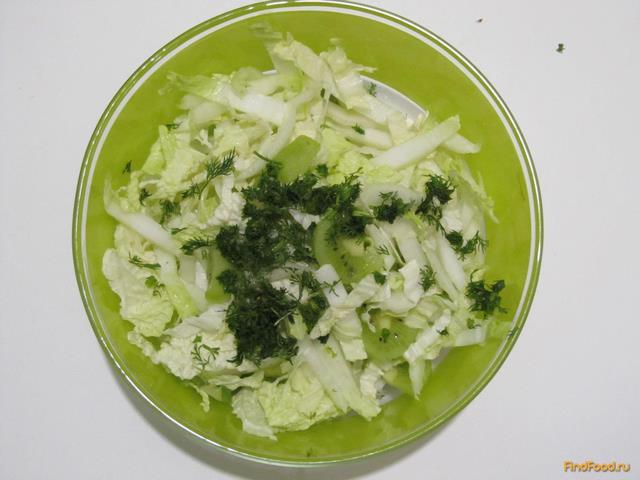 Салат из пекинской капусты и киви рецепт с фото 4-го шага 
