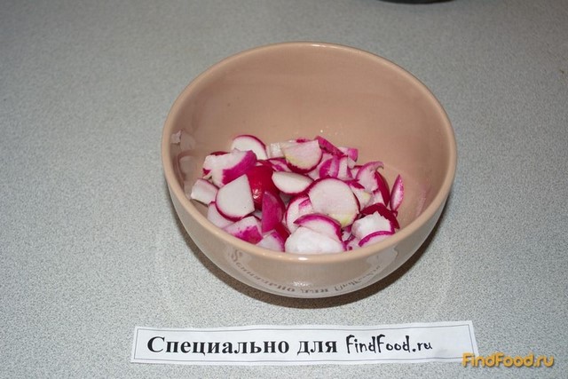 Овощной салат с помидорами и фетой рецепт с фото 2-го шага 