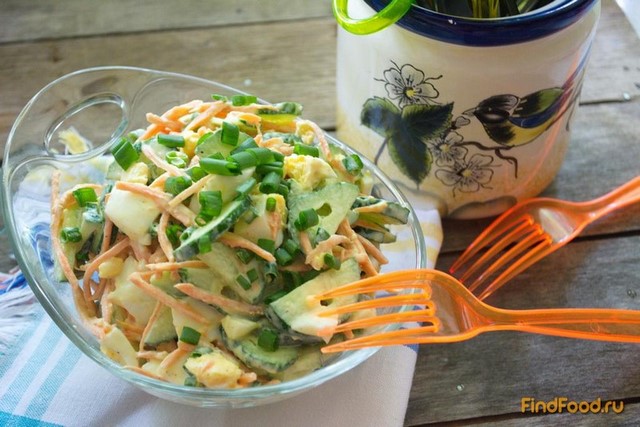 Простой салат с огурцом и морковью рецепт с фото 5-го шага 
