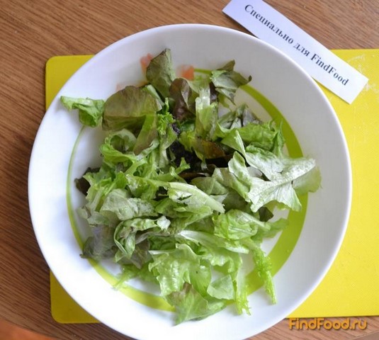 Салат с жаренными креветками рецепт с фото 1-го шага 