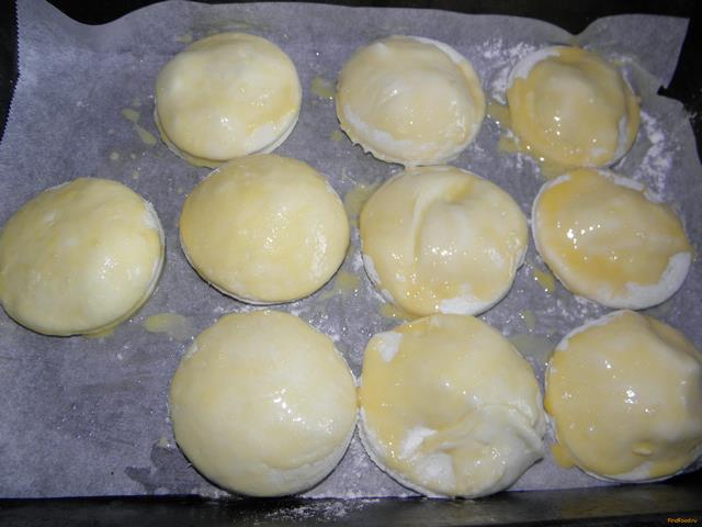 Пирожки с курицей и грибами рецепт с фото 9-го шага 
