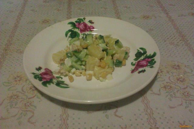 Куриный салат с ананасами и кукурузой рецепт с фото 8-го шага 