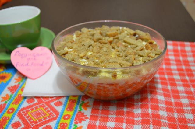 Салат слоеный с килькой в томате рецепт с фото 7-го шага 