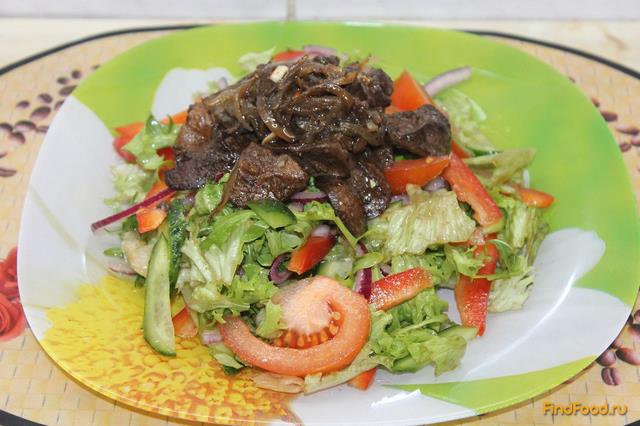 Салат с куриной печенью и свежими овощами рецепт с фото 6-го шага 