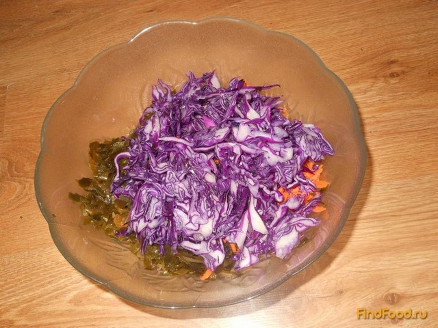 Салат из морской и красной капусты рецепт с фото 3-го шага 