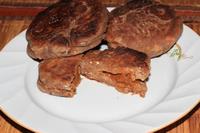 Шоколадные сырники со сгущенкой рецепт с фото