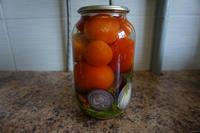 Маринованные помидоры с красным луком и морковью рецепт с фото