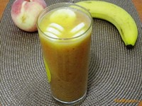 Персиковый смузи с добавлением банана рецепт с фото