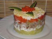 Слоеный салат с маринованными вешенками