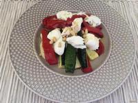 Салат из овощей-гриль с моцареллой рецепт с фото