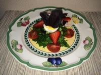 Салат с зеленью и клубникой рецепт с фото