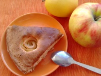 Шарлотка с начинкой из яблок рецепт с фото