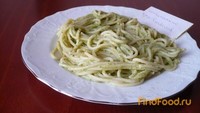 Спагетти с зеленым соусом