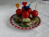 Закуска на шпажках с авокадо и сельдью рецепт с фото