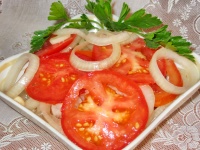 Закуска из помидоров с луком рецепт с фото