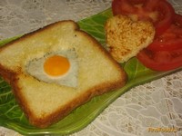 Яичница в хлебе в форме сердца рецепт с фото