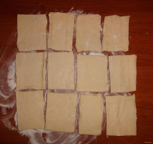 Пирожки с капустой из готового слоеного теста рецепт с фото 2-го шага 