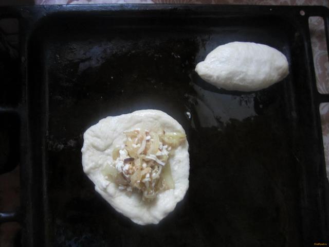 Пирожки с капустой и кунжутом рецепт с фото 8-го шага 