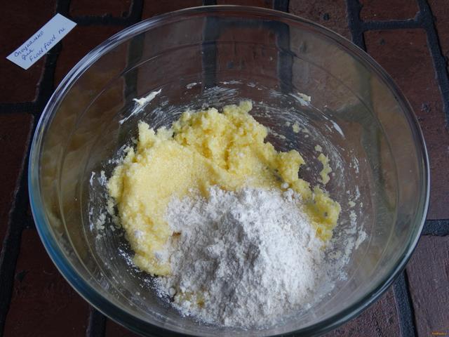 Домашнее печенье на желтках рецепт с фото 5-го шага 