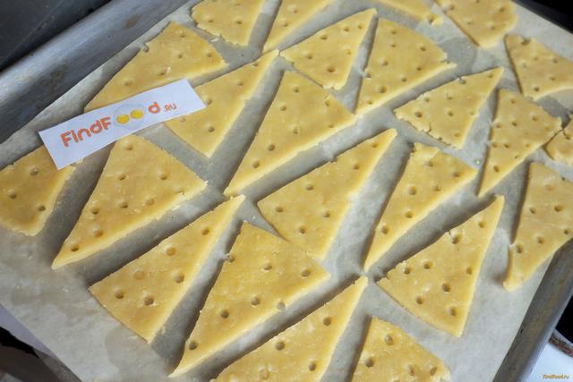 Соленые сырные крекеры рецепт с фото 7-го шага 