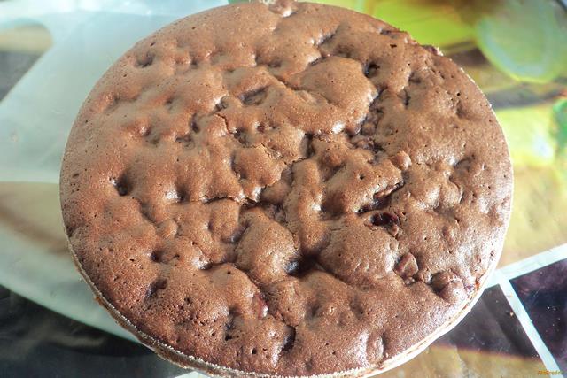 Шоколадный пирог с вишней рецепт с фото 8-го шага 