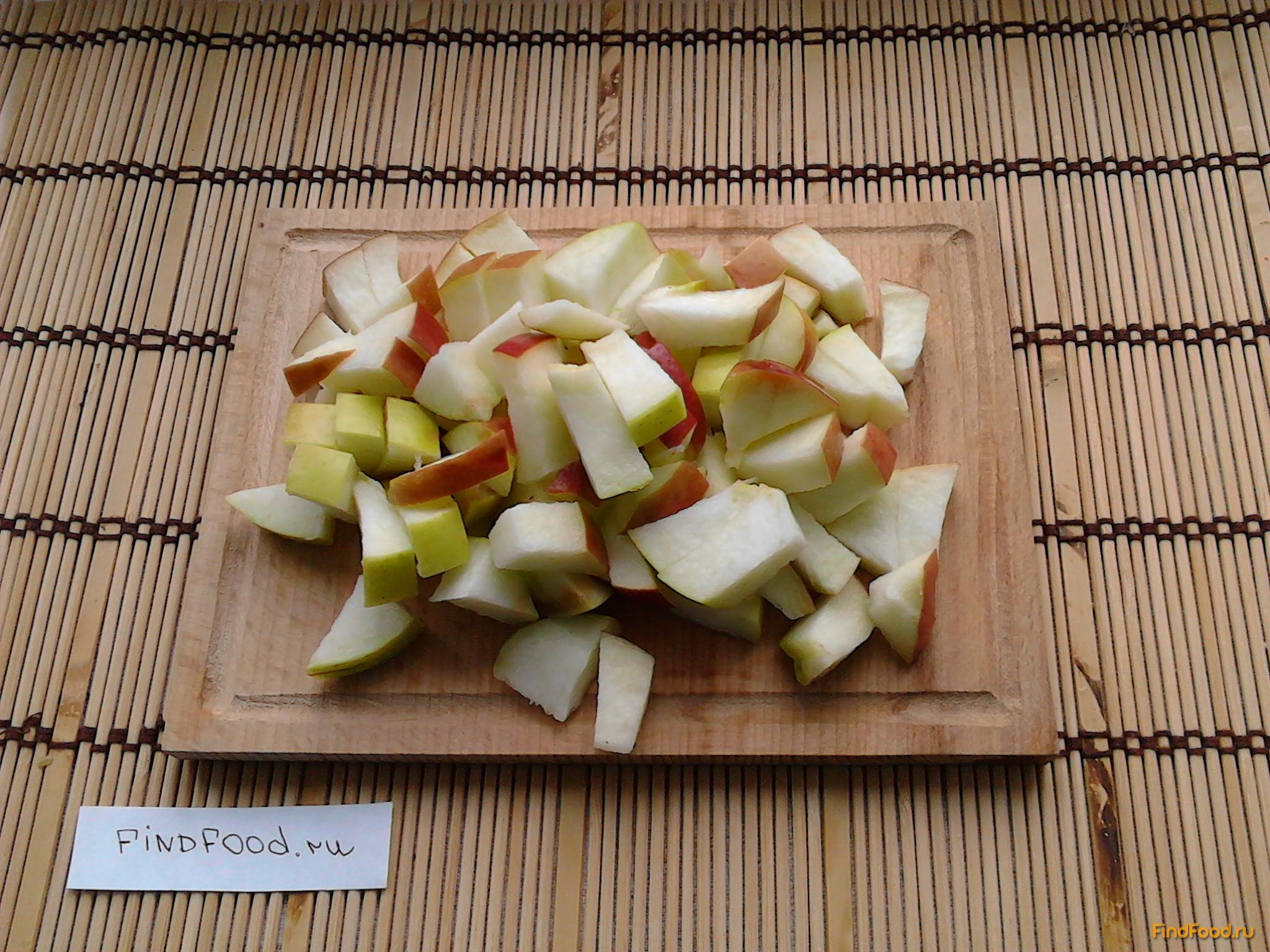 Шарлотка с яблочной начинкой рецепт с фото 2-го шага 