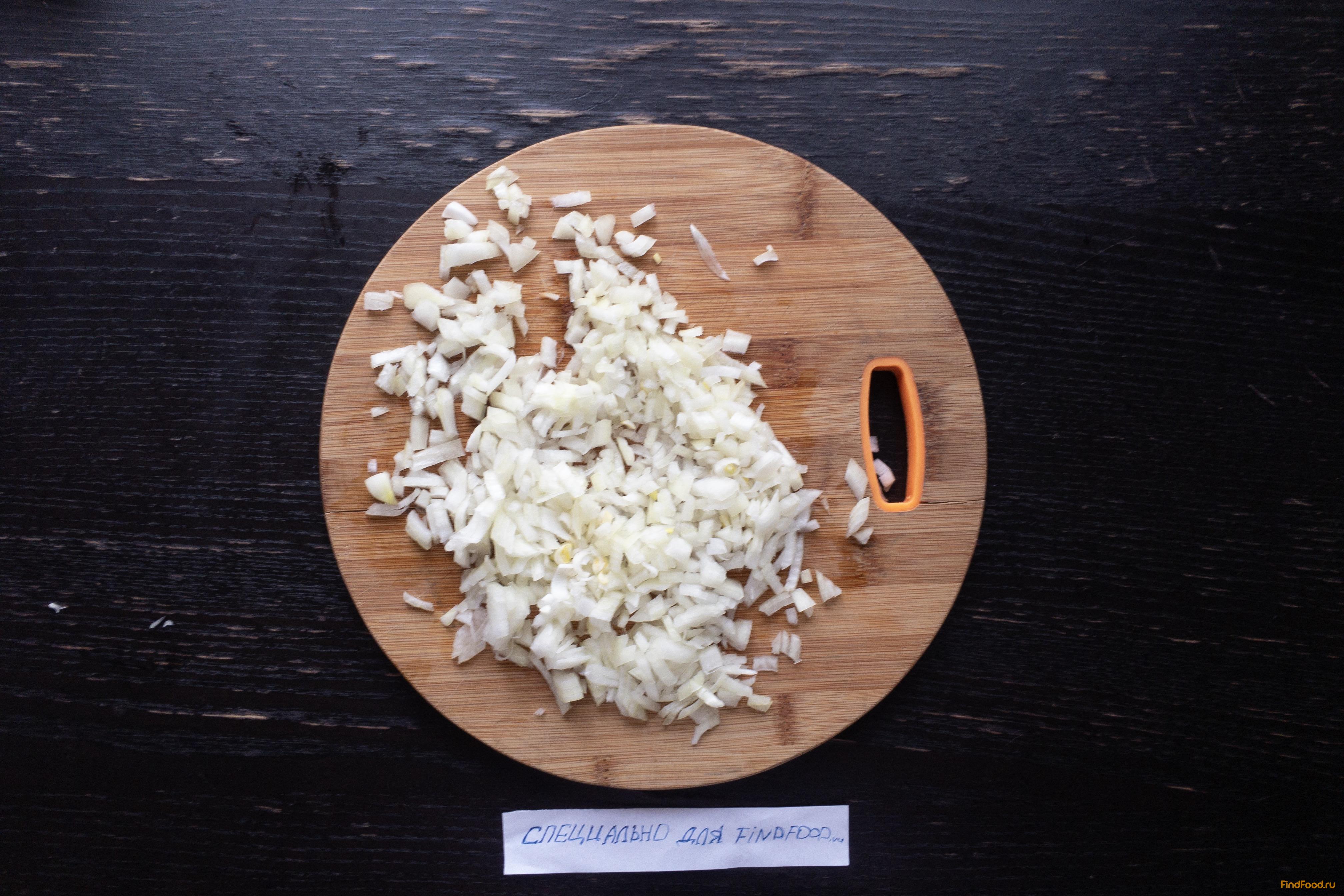 Слойки с картофелем и маринованными грибами из дрожжевого теста рецепт с фото 3-го шага 