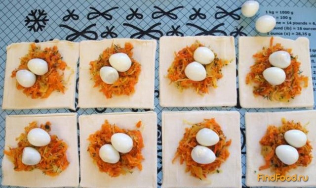 Пирожки с перепелиными яйцами рецепт с фото 4-го шага 