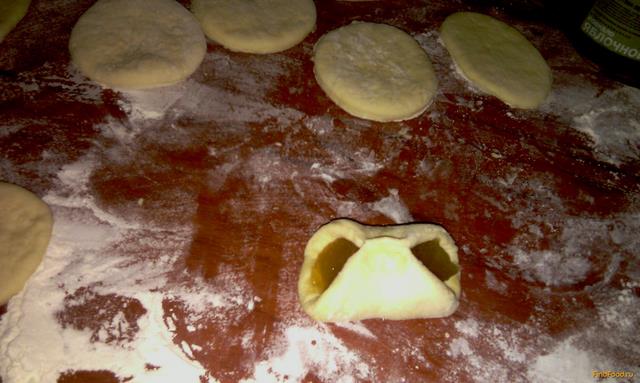Пирожки с яблочным повидлом рецепт с фото 5-го шага 