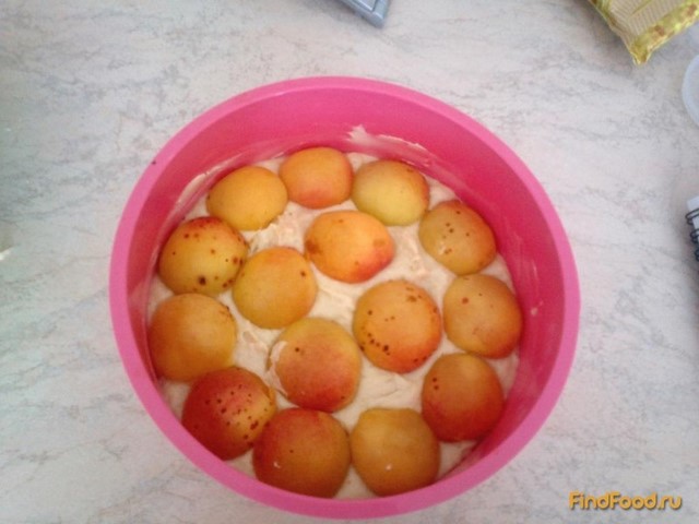 Сочный абрикосовый пирог рецепт с фото 8-го шага 