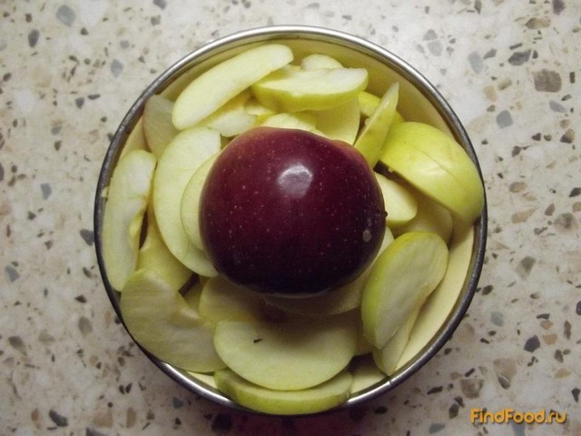 Яблочно-брусничная шарлотка рецепт с фото 3-го шага 