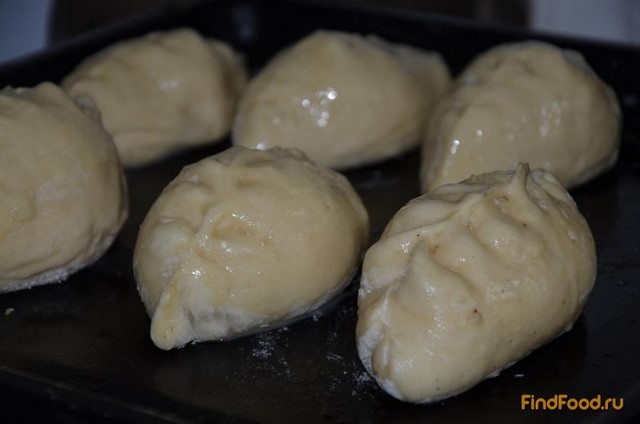 Пирожки дрожжевые с капустно-картофельной начинкой рецепт с фото 4-го шага 